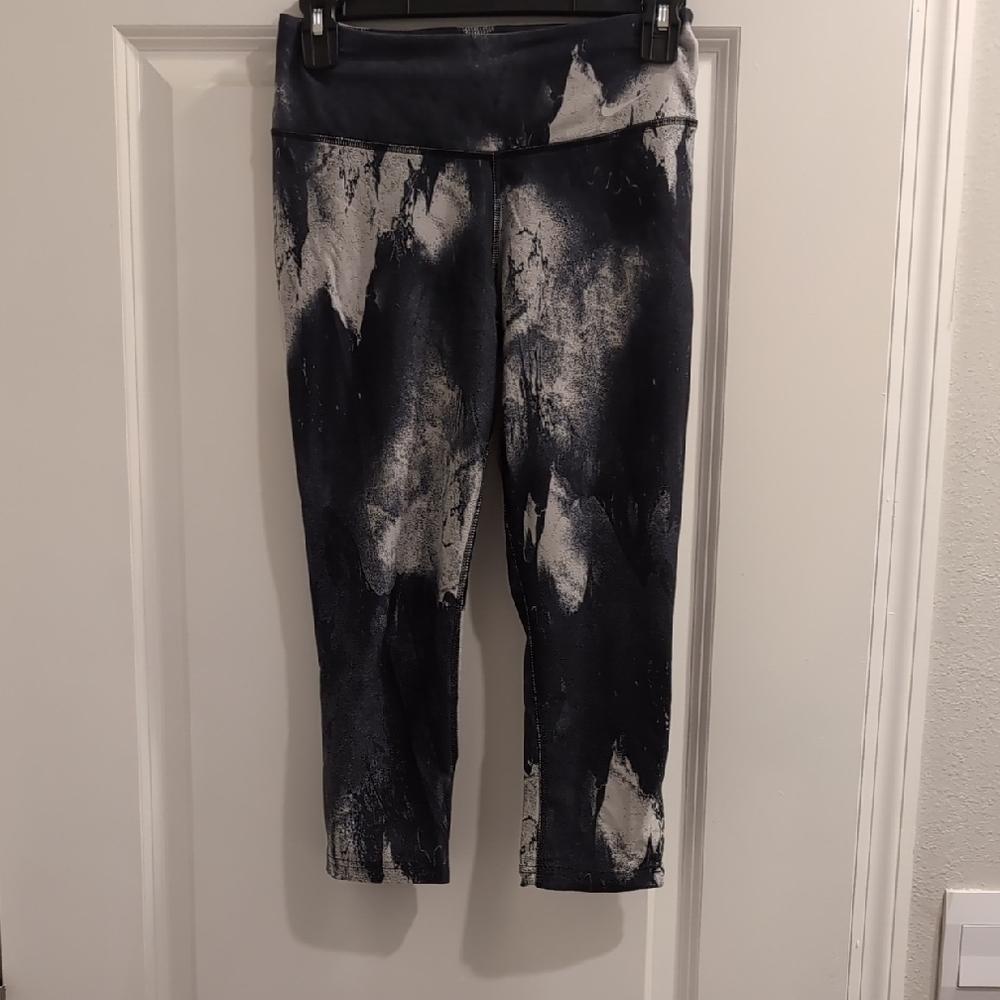 Nike Dri-FIT Black and White Leggings